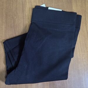 NWT Lou & Grey Black Essential Leggings size Small Athleisure Loungewear